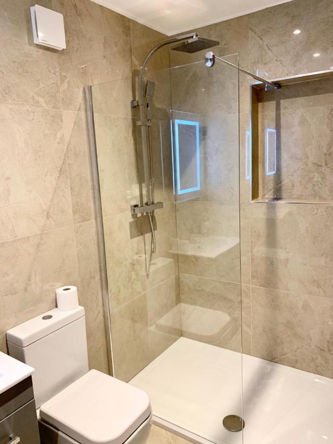 Modern 2 Bedroom Apartment With Private Garden Near Canary Wharf London Kültér fotó